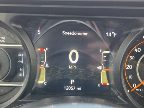 Used 2024 Jeep Wrangler Sahara image 26