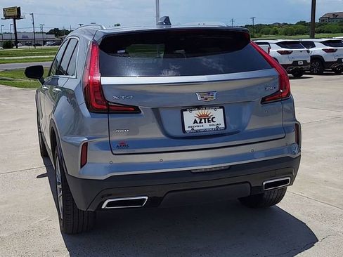 Used 2024 Cadillac XT4 Premium Luxury image 6