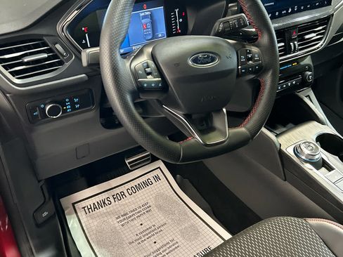 Used 2024 Ford Escape ST-Line w/ Tech Pack #1 AWD/4WD image 8