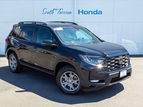 Certified 2025 Honda Passport TrailSport image 2