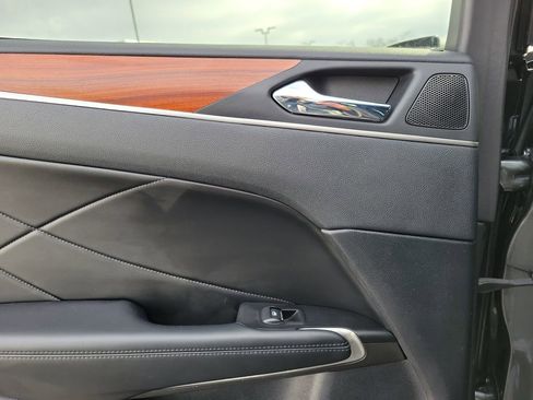 Used 2019 Lincoln MKC Select w/ Select Plus Package image 14