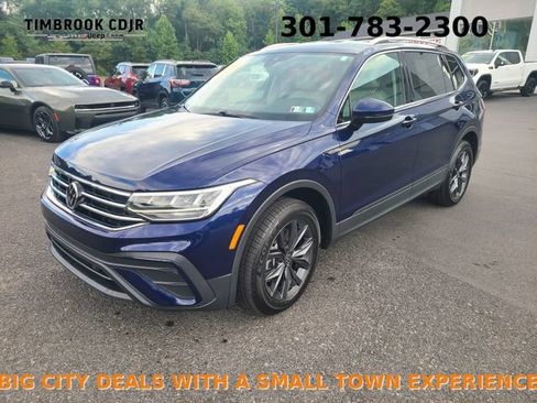 Used 2024 Volkswagen Tiguan SE AWD/4WD image 1