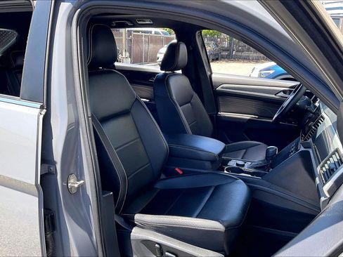 Certified 2023 Volkswagen Atlas Cross Sport SEL AWD/4WD image 6
