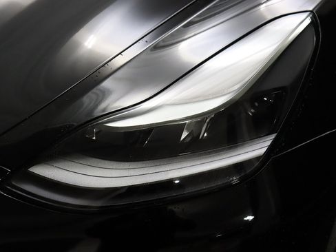 Used 2023 Tesla Model 3 Performance image 15