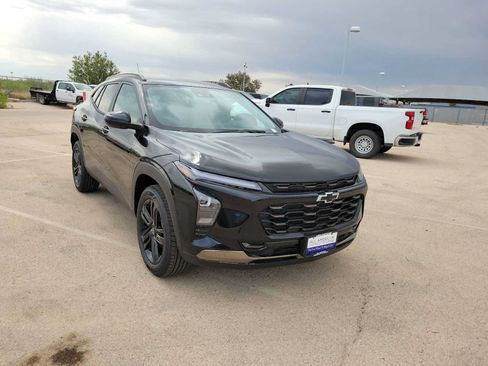 Used 2026 Chevrolet Trax ACTIV w/ Driver Confidence Package FWD image 2