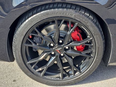 Used 2024 Chevrolet Corvette Stingray Premium Cpe w/ Z51 Performance Package image 7
