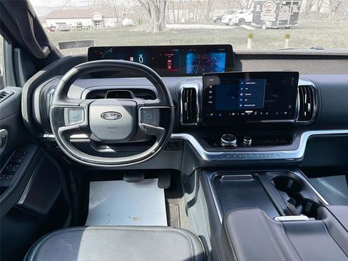 Used 2025 Ford Expedition Platinum w/ Stealth Appearance Package image 25