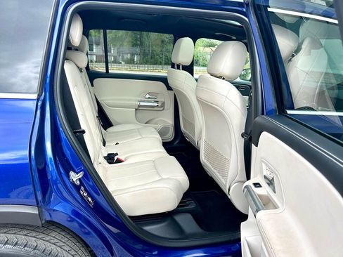 Used 2021 Mercedes-Benz GLB 250 4MATIC w/ Premium Package image 22