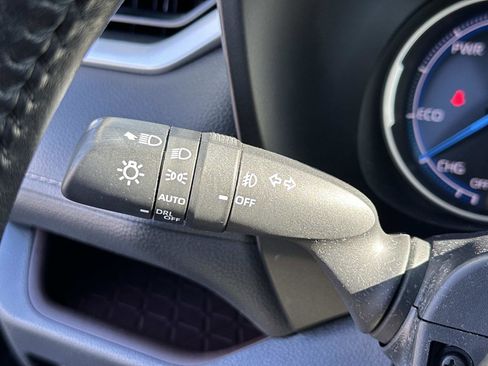 Used 2020 Toyota RAV4 Limited image 28