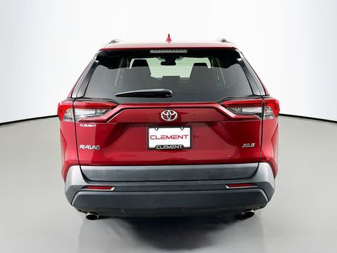 Used 2021 Toyota RAV4 XLE image 8