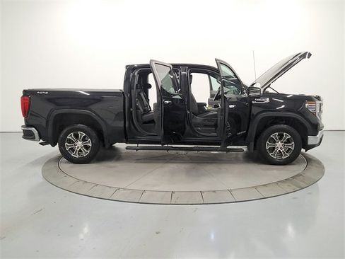 Used 2022 GMC Sierra 1500 SLT w/ SLT Convenience Package image 16