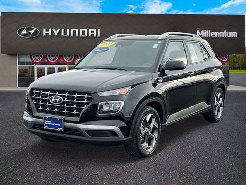 Certified 2023 Hyundai Venue SEL w/ Cargo Package image 2