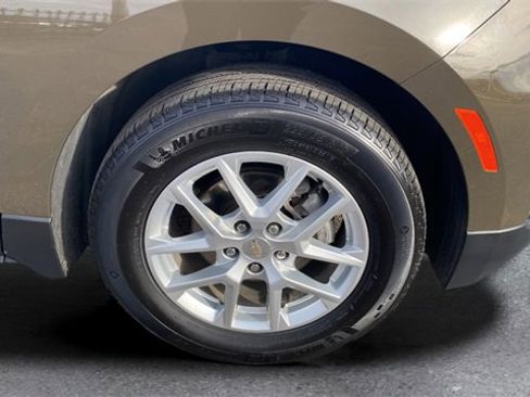 Used 2024 Chevrolet Equinox LT image 18