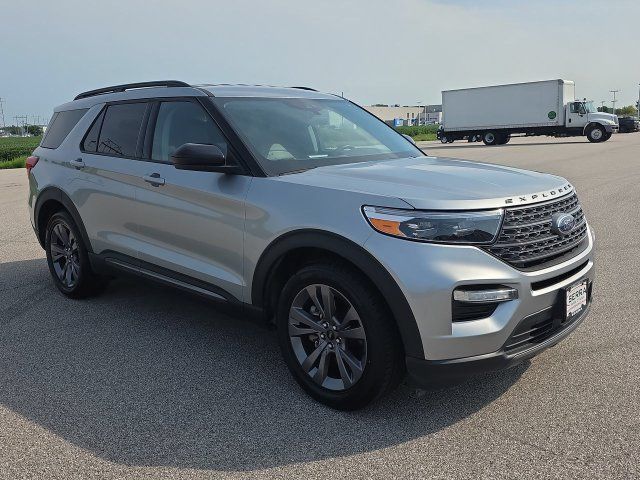Used 2024 Ford Explorer XLT w/ Equipment Group 202A RWD image 15