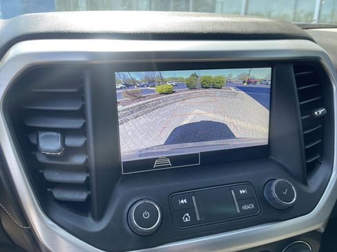 Used 2023 GMC Acadia SLE w/ Driver Convenience Package FWD image 26