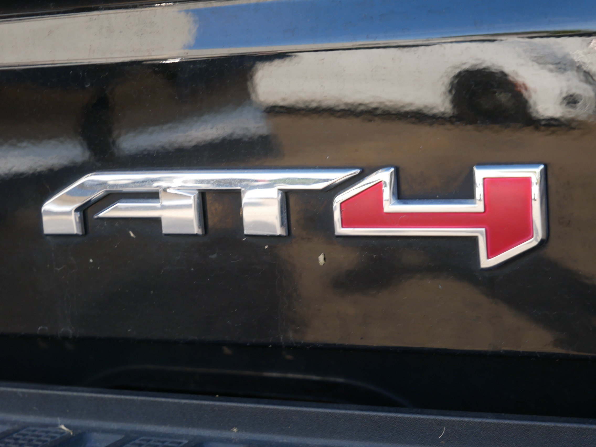 Used 2022 GMC Sierra 1500 AT4 w/ AT4 Premium Package AWD/4WD image 4