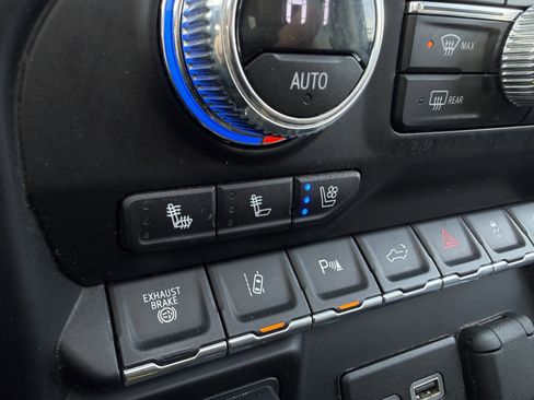 Used 2023 GMC Sierra 2500 Denali w/ Denali Black Diamond Edition image 23