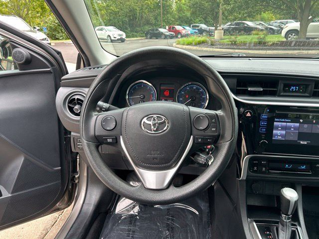Used 2017 Toyota Corolla LE w/ Carpet Mat Package (TMS) FWD image 17