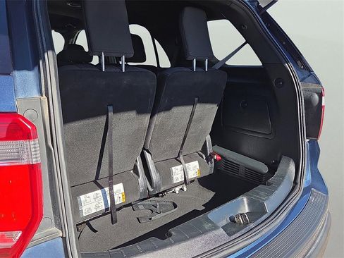 Used 2019 Ford Explorer XLT image 8