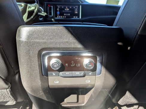 Used 2021 GMC Yukon XL Denali AWD/4WD image 37