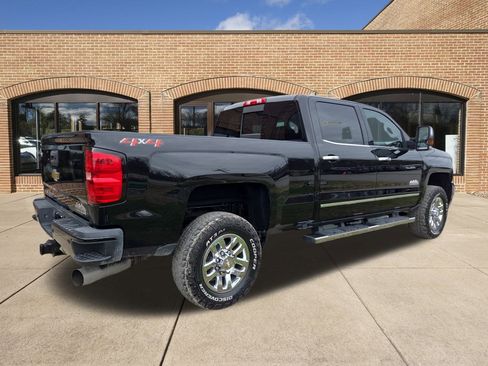Used 2019 Chevrolet Silverado 3500 High Country w/ Duramax Plus Package image 3