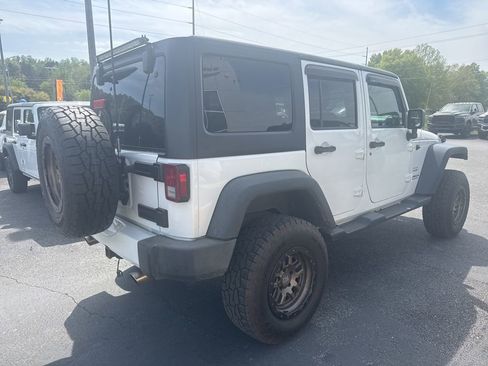 Used 2016 Jeep Wrangler Unlimited Sahara w/ Connectivity Group image 2