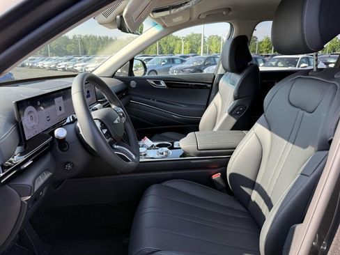 Used 2025 Genesis GV80 2.5T image 14