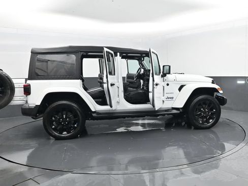 Used 2023 Jeep Wrangler Unlimited Sahara w/ Cold Weather Group AWD/4WD image 28