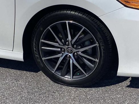 Used 2021 Toyota Camry XLE image 9