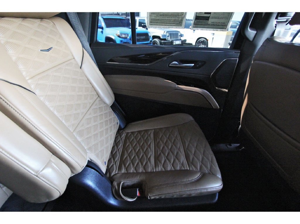Used 2024 Cadillac Escalade Sport w/ Touring Package AWD/4WD image 11