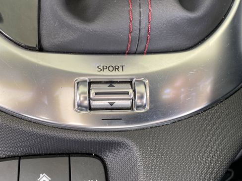 Used 2017 MAZDA MX-5 Miata Club image 13