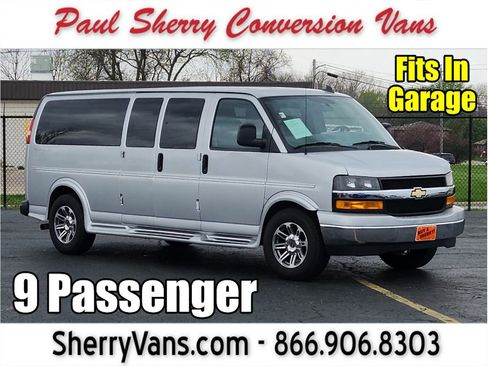 Used 2023 Chevrolet Express 2500 Extended RWD image 1