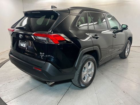 Used 2025 Toyota RAV4 XLE AWD/4WD image 5