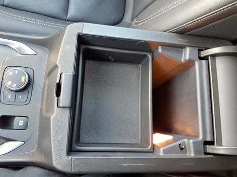 Used 2023 Chevrolet Traverse LT image 27