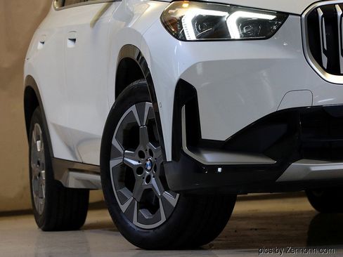Certified 2025 BMW X1 xDrive28i w/ Premium Package image 4