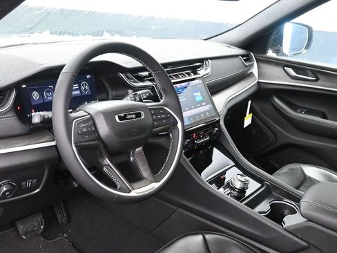 New 2025 Jeep Grand Cherokee L Limited image 16