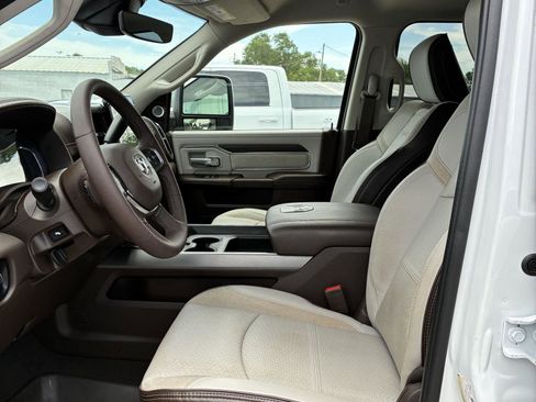 Used 2026 RAM 2500 Laramie AWD/4WD image 2