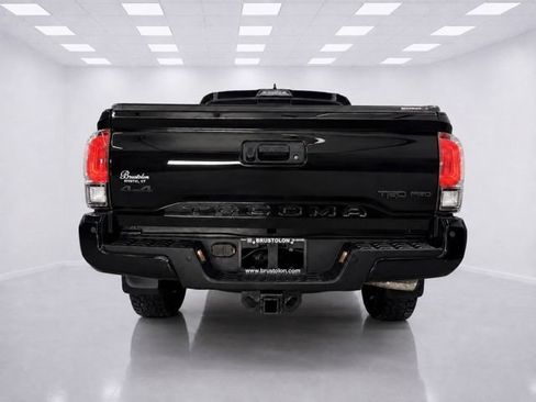 Used 2018 Toyota Tacoma TRD Pro AWD/4WD image 15