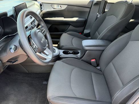 Used 2023 Kia Forte LXS w/ LXS Technology Package FWD image 18