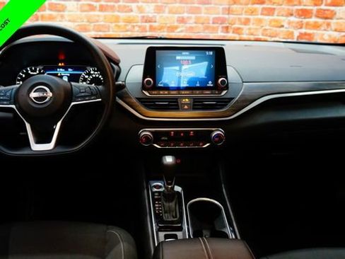 Certified 2024 Nissan Altima 2.5 SV AWD/4WD image 11