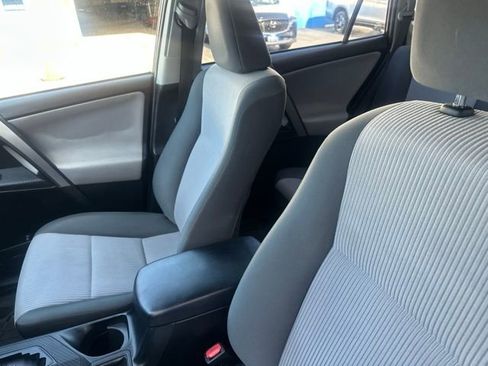 Used 2014 Toyota RAV4 LE AWD/4WD image 9