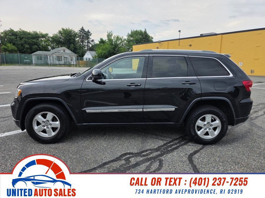 Used 2012 Jeep Grand Cherokee Laredo w/ Laredo E Group AWD/4WD image 2