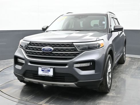 Used 2021 Ford Explorer XLT w/ Equipment Group 202A image 3