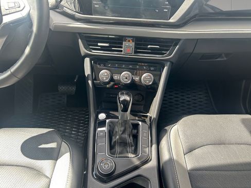 Used 2022 Volkswagen Taos SEL w/ Panoramic Sunroof Package image 15