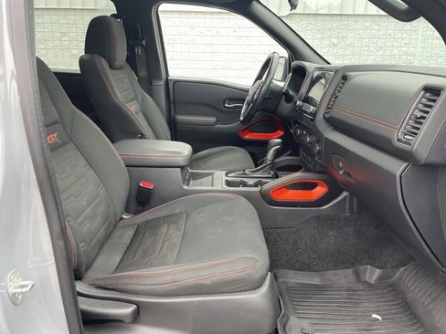 Used 2022 Nissan Frontier PRO-4X image 17