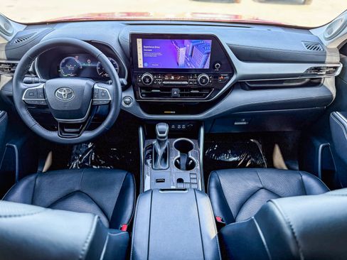Used 2023 Toyota Highlander Limited AWD/4WD image 14