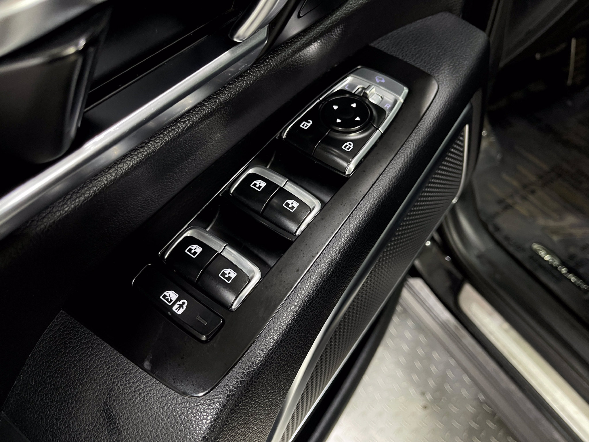 Used 2022 Kia Telluride SX AWD/4WD image 16