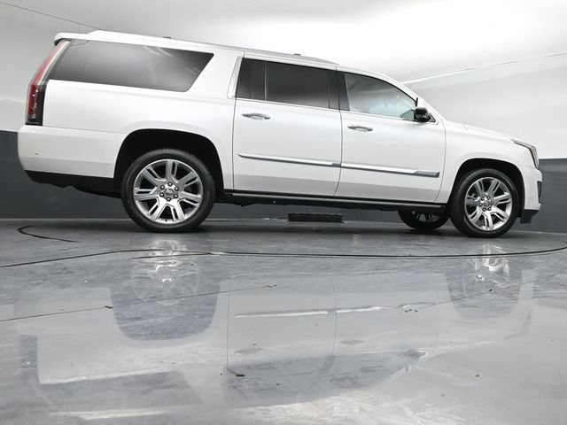 Used 2018 Cadillac Escalade ESV Premium Luxury AWD/4WD image 45