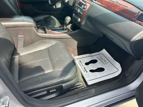 Used 2006 Chevrolet Impala LTZ FWD image 12