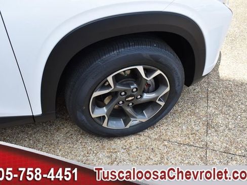 Used 2024 Chevrolet Trax LT w/ Driver Confidence Package FWD image 12